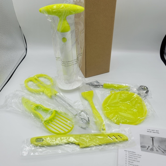 7 Piece Kitchen Gift Set, NEW, in original box. Florescent Yellow/Green - Picture 2 of 3